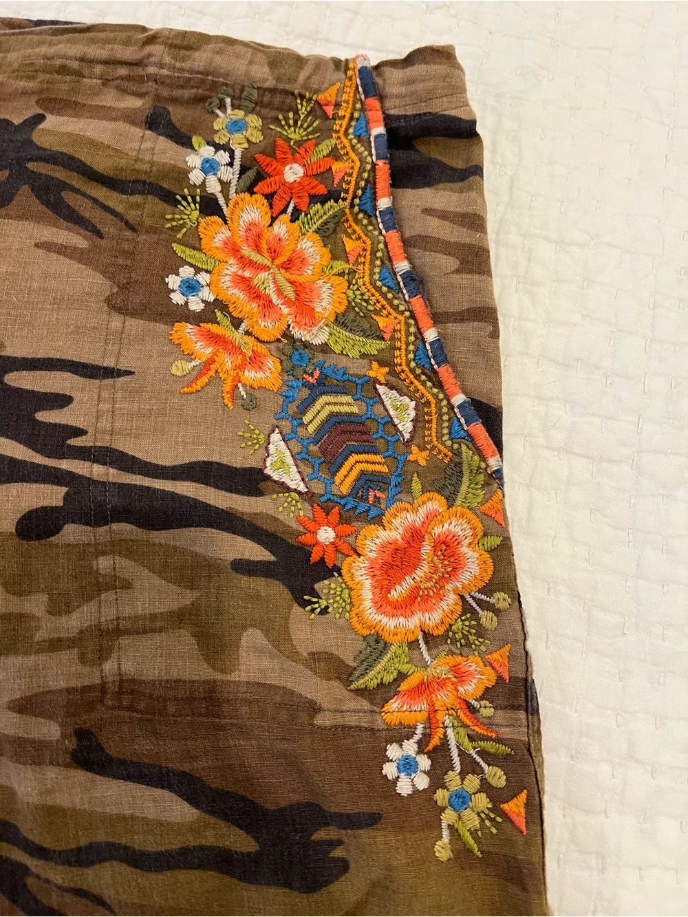 Johnny Was Shorts Womens Large Brown Camo Embroidered Linen Drawstring Pockets - Picture 3 of 14